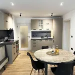 Apartman Spacious 3 Bedroom Step To Sea Garden And Beach Várna