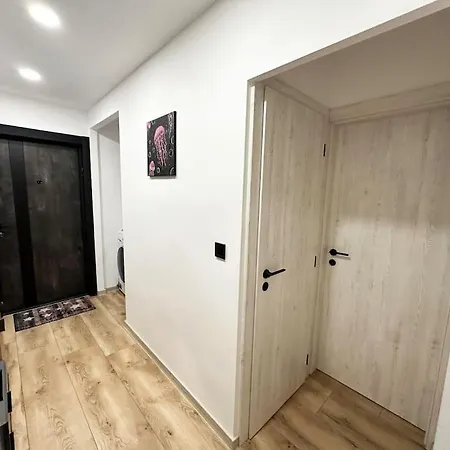 Apartment Spacious 3 Bedroom Step To Sea Garden And Varna
